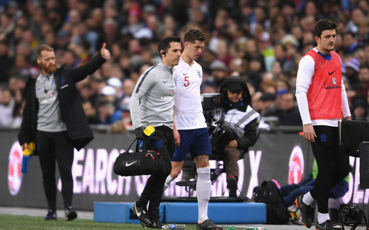 Ман Сити без Стоунс, но с Агуеро за Евертън