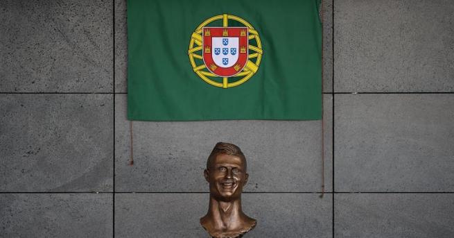 Португалският скулптор Емануел Сантош е преработил бюста на Кристиано Роналдо
