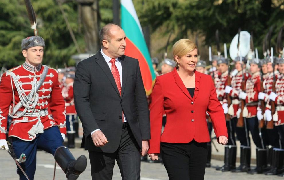  Президентът на България Румен Радев и хърватският му сътрудник Колинда Грабар-Китарович 