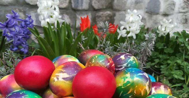 Православните християни днес честват Великден Един от символите на светлия