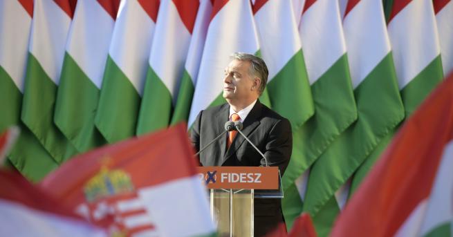 Управляващата консервативна партия ФИДЕС на премиера Виктор Орбан печели убедително
