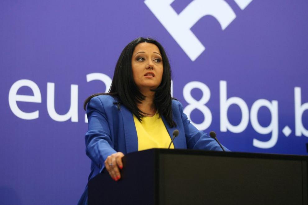  Лиляна Павлова 