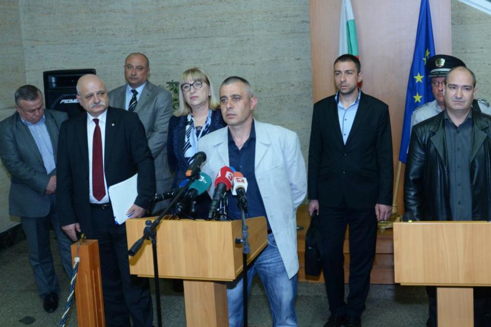  Цачева синдикати охранители 