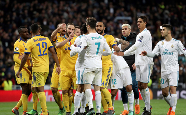 Полицията на стадион Сантиаго Бернабеу е разтървала играчите на Реал