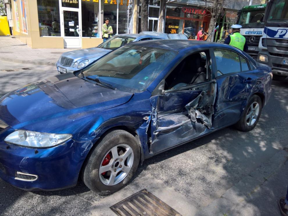 верижна катастрофа пред съда в Хасково