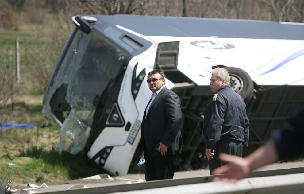 При тежка катастрофа с автобус на АМ „Тракия“ на 13 април загинаха 10 човека, а 20 бяха ранени