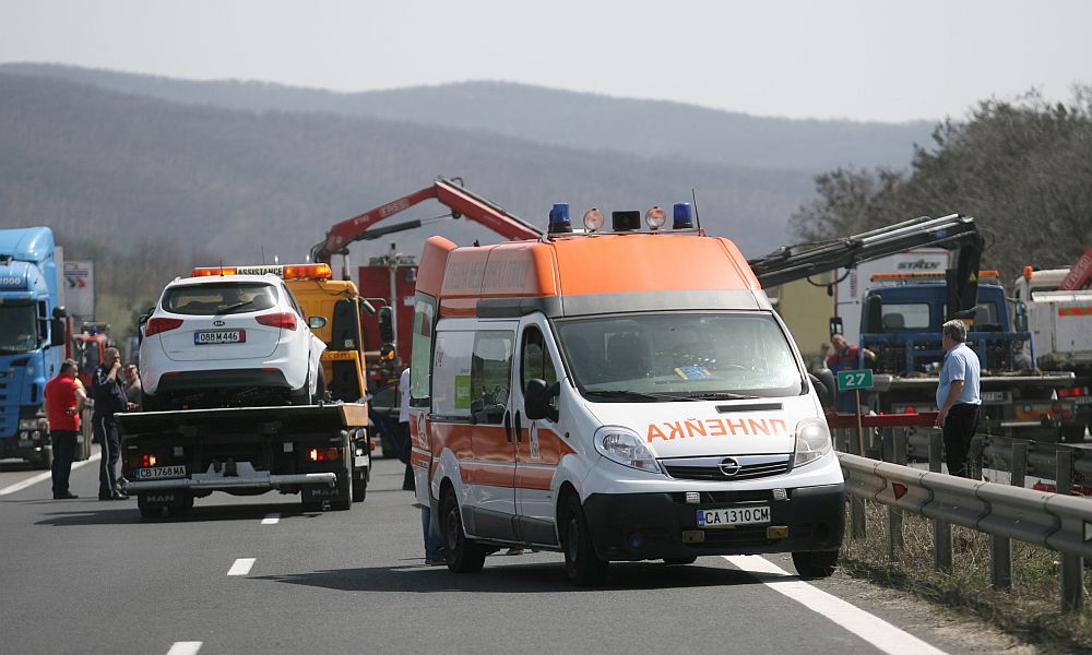 При тежка катастрофа с автобус на АМ „Тракия“ на 13 април загинаха 6 човека, а над 20 бяха ранени