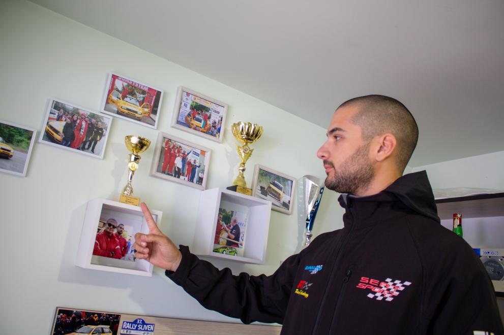  Само за един сезон Иво има 3 купи във витрината си. 