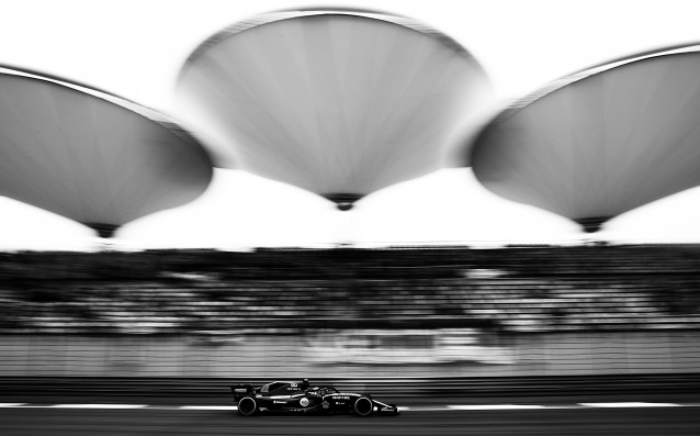 В 9 10 часа българско време стартира състезанието за Голямата