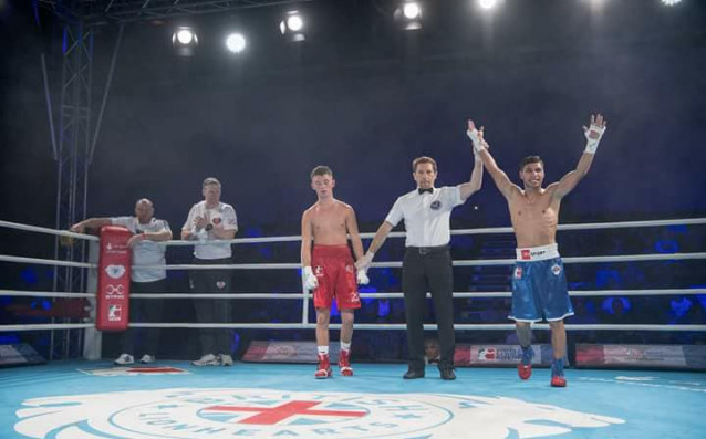 Даниел Асенов Тайсъна постигна победа за отбора на France Fighting Roosters