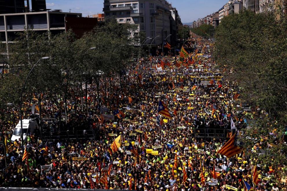 На митинг в Барселона искат свобода за сепаратистки лидери