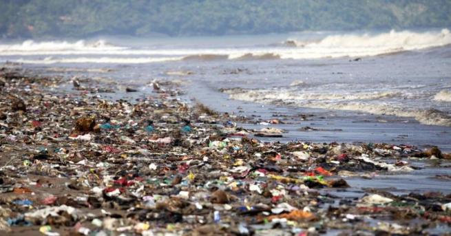 Учените винаги са подозирали че синтетичните материи отделят микроскопични влакна