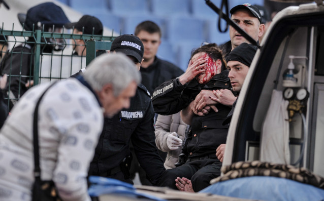 Кръв и грозни сцени помрачиха дербито между ЦСКА и Левски