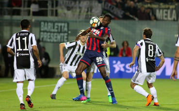 Юве стъпи накриво в Серия А, Кротоне с шедьовър