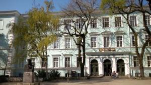 Ломската гимназия в очакване на завещанието от 1 милион долара