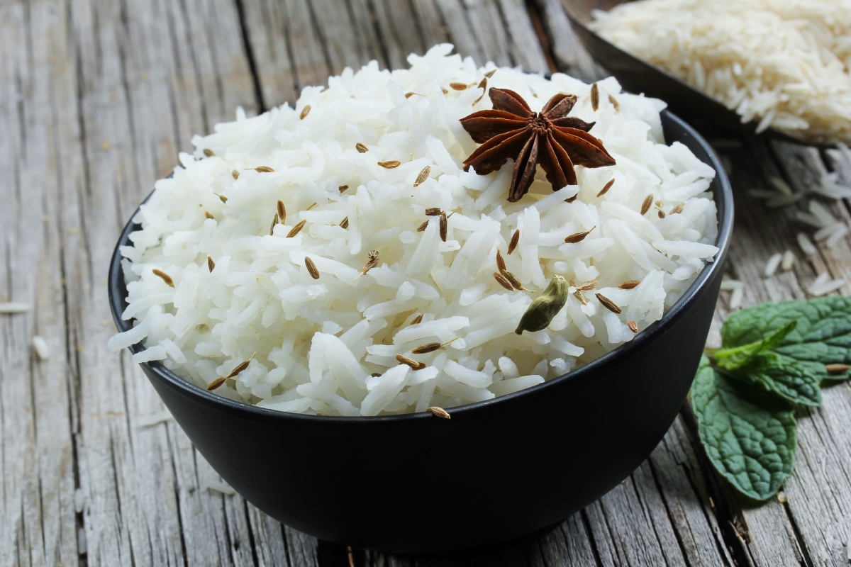 Бял ориз. Ако решите да започнете деня с нещо оризово: гризини или друг вид десерт, можете да имате проблеми със стомаха през деня. 