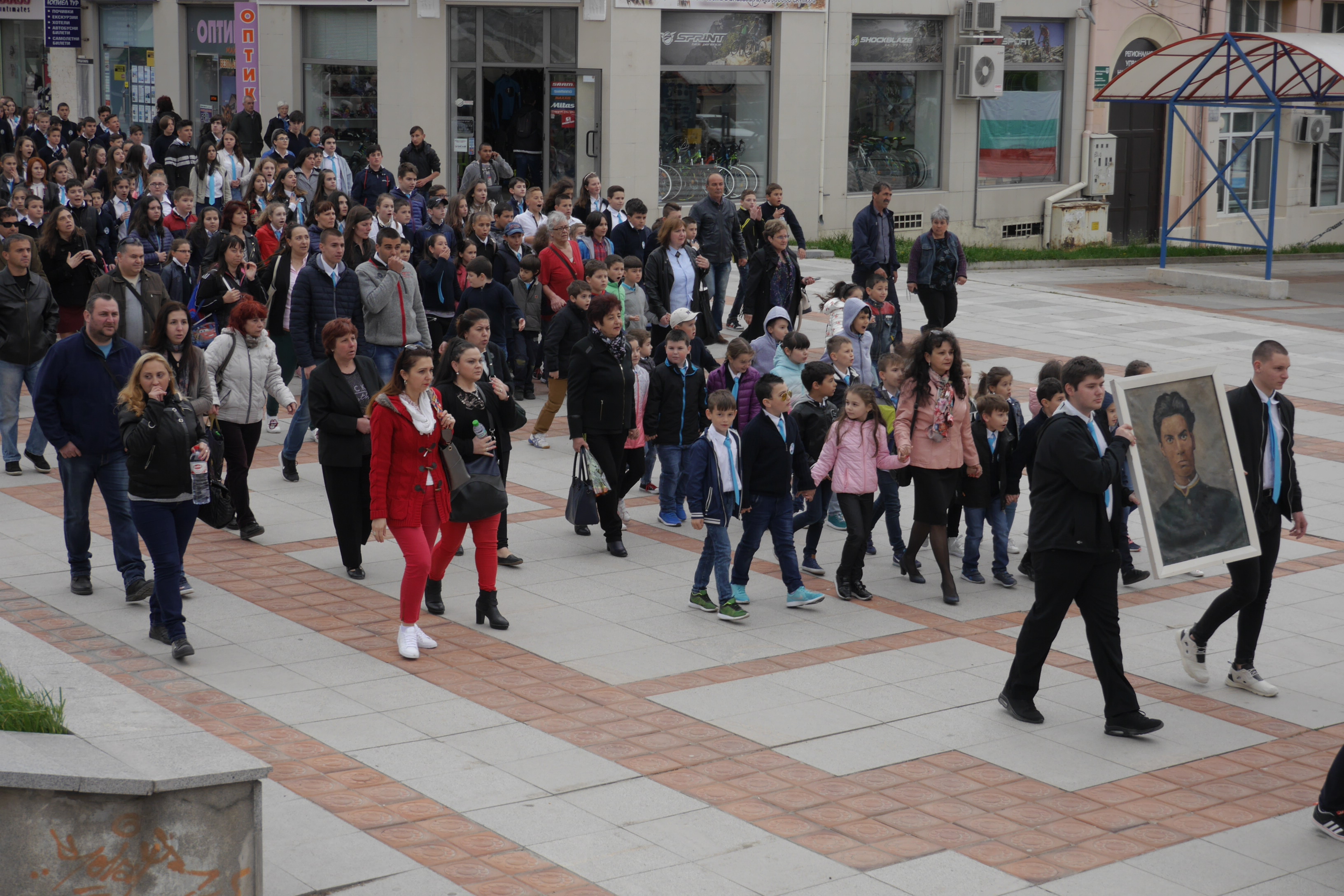 Няма шуменец, който да не е свързан с училище Волов, каза директорът Ема Радушева