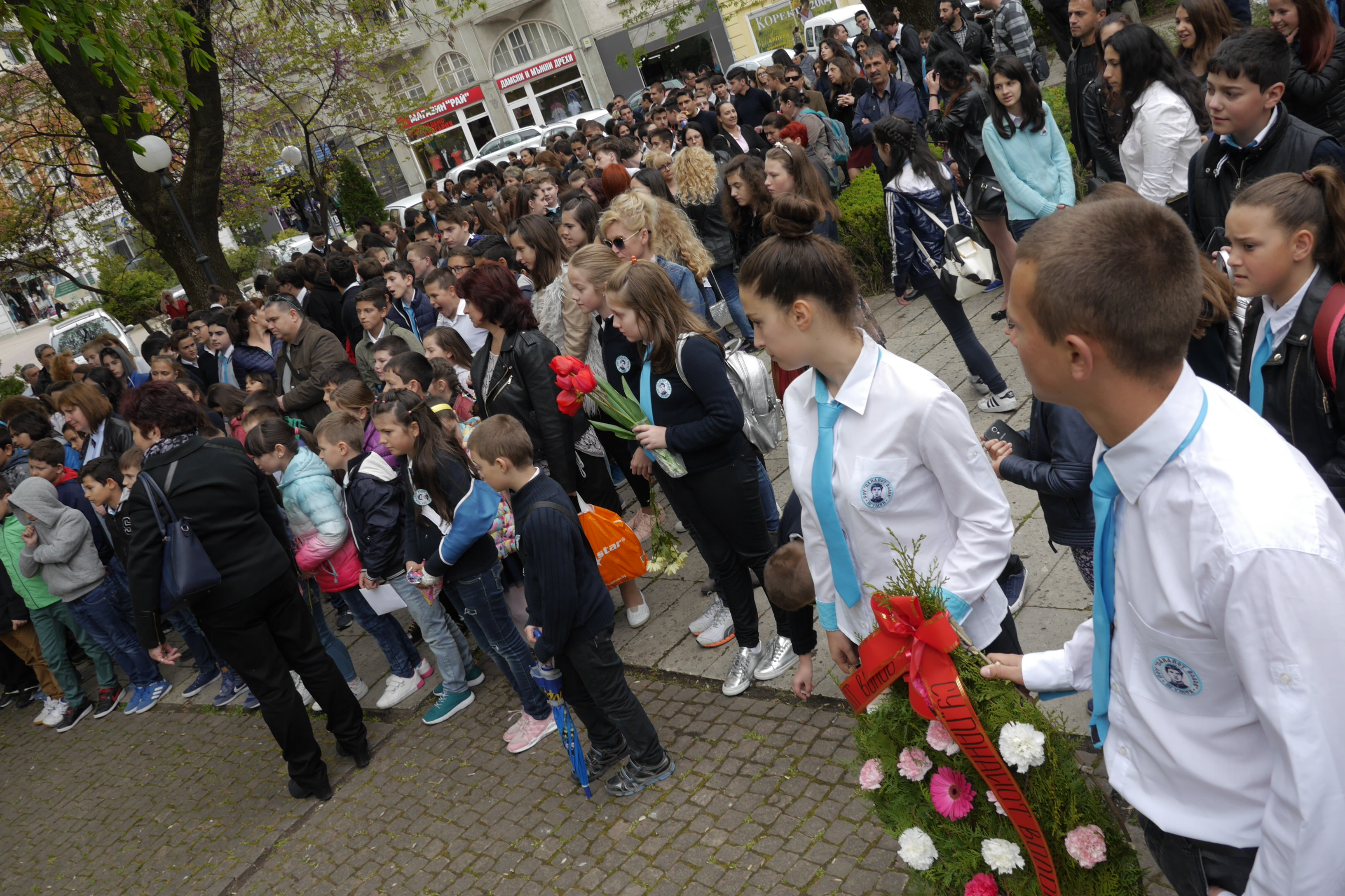 Няма шуменец, който да не е свързан с училище Волов, каза директорът Ема Радушева