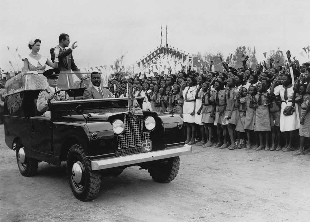 Кралица Елизабет Втора при посещението си в Нигерия през февруари 1956 година