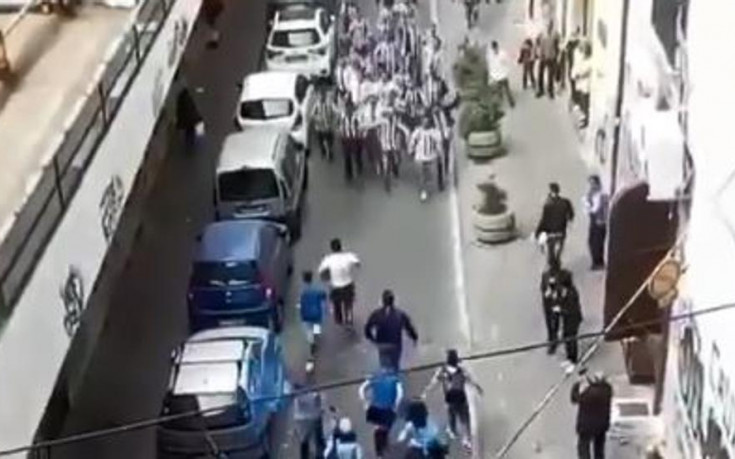 Ултрасите на Юве и Наполи се срещнаха в тясна улица и...изненадаха