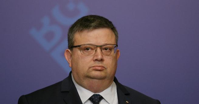 Главният прокурор Сотир Цацаров препоръча на кабинета незабавно да промени