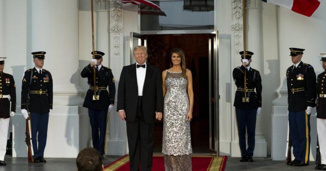 Президентът на САЩ Доналд Тръмп засипа публично с похвали съпругата