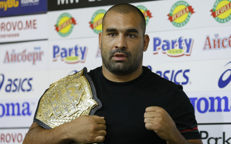 Градацията на Багата в ранглистата на UFC продължава
