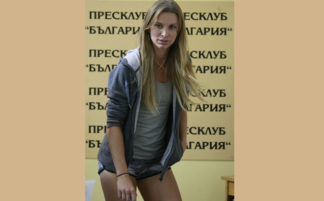 Българката Сесил Каратанчева постигна две последователни победи за деня и