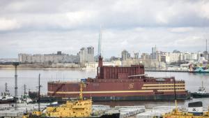 плаваща АЕЦ