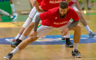 Българският баскетболист Чавдар Костов и Работнички претърпяха нова загуба във финала на македонското