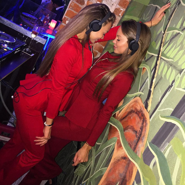 Кристина и Аня DJ Twins1