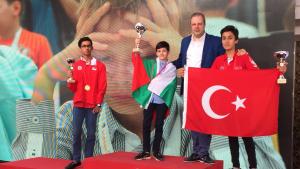 Момчил Петков световен шампион шахмат шах