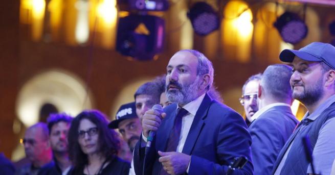 Арменският опозиционен лидер Никол Пашинян призова днес привържениците си да
