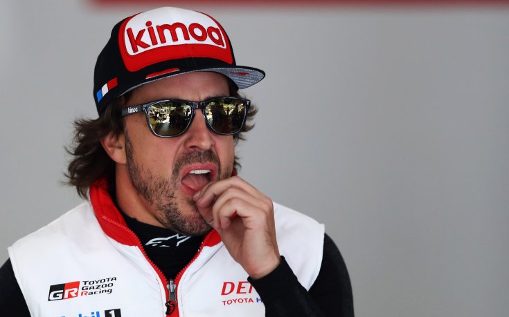 Бразилец си строши двата крака при WEC дебюта на Алонсо