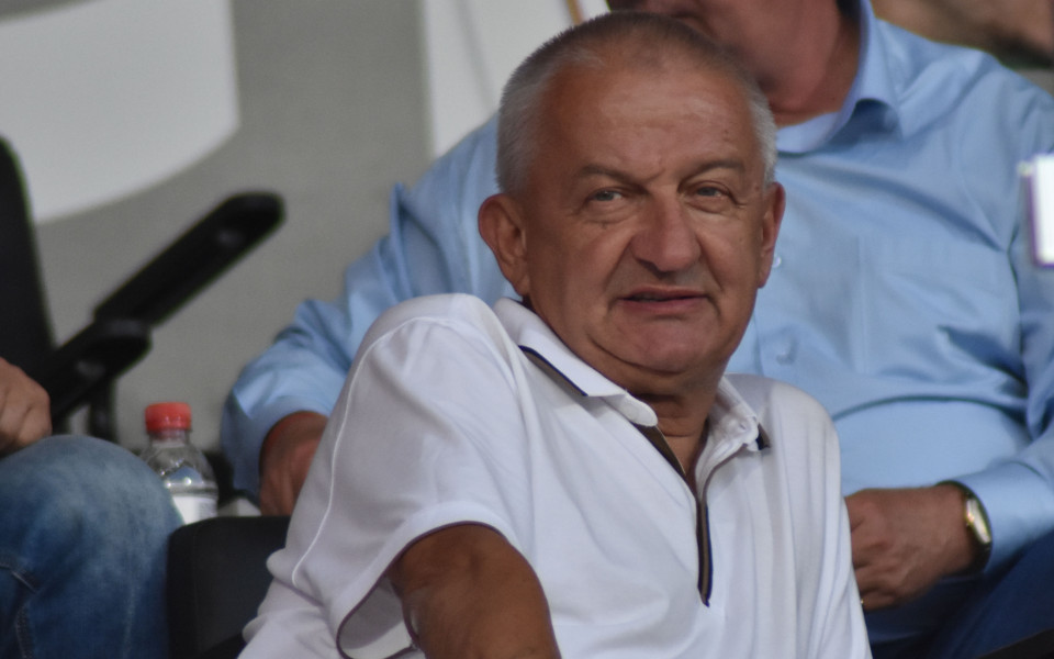 Крушарски: Футболът е предприятие, ако някой не играе, сяда на пейката