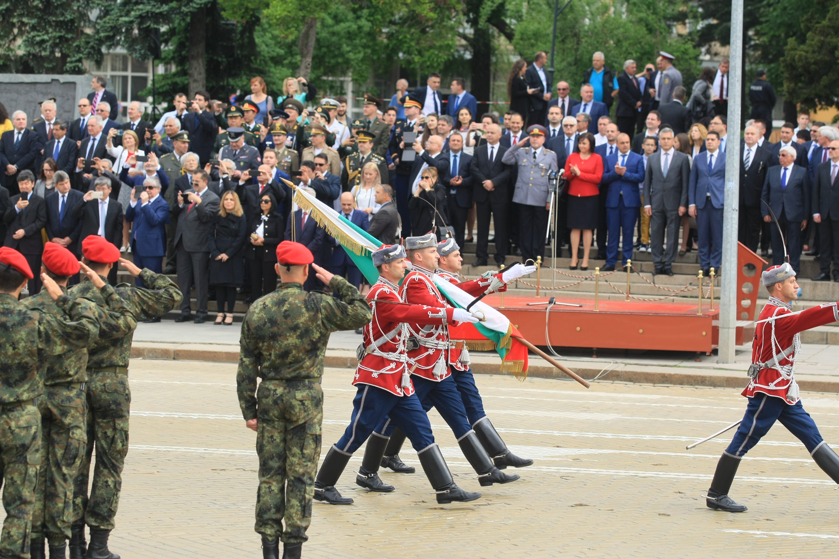 Военен парад в София за Деня на храбростта и празника на Българската армия