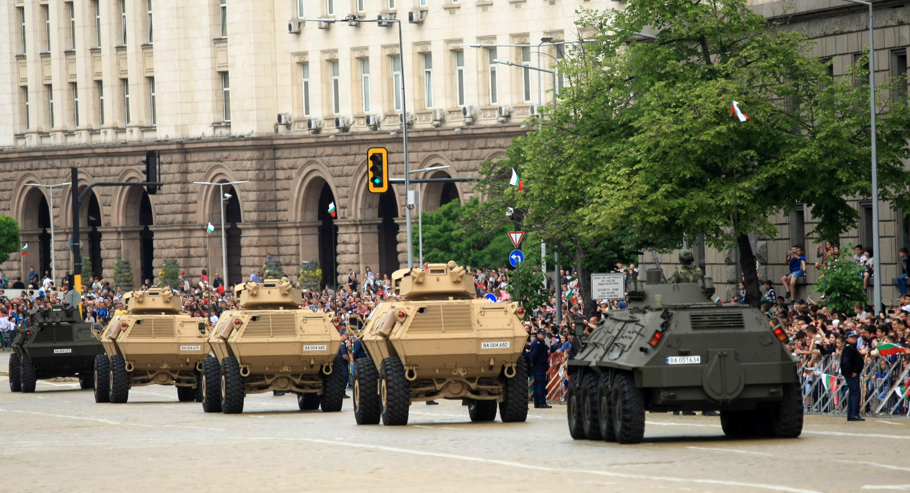 Военен парад в София за Деня на храбростта и празника на Българската армия