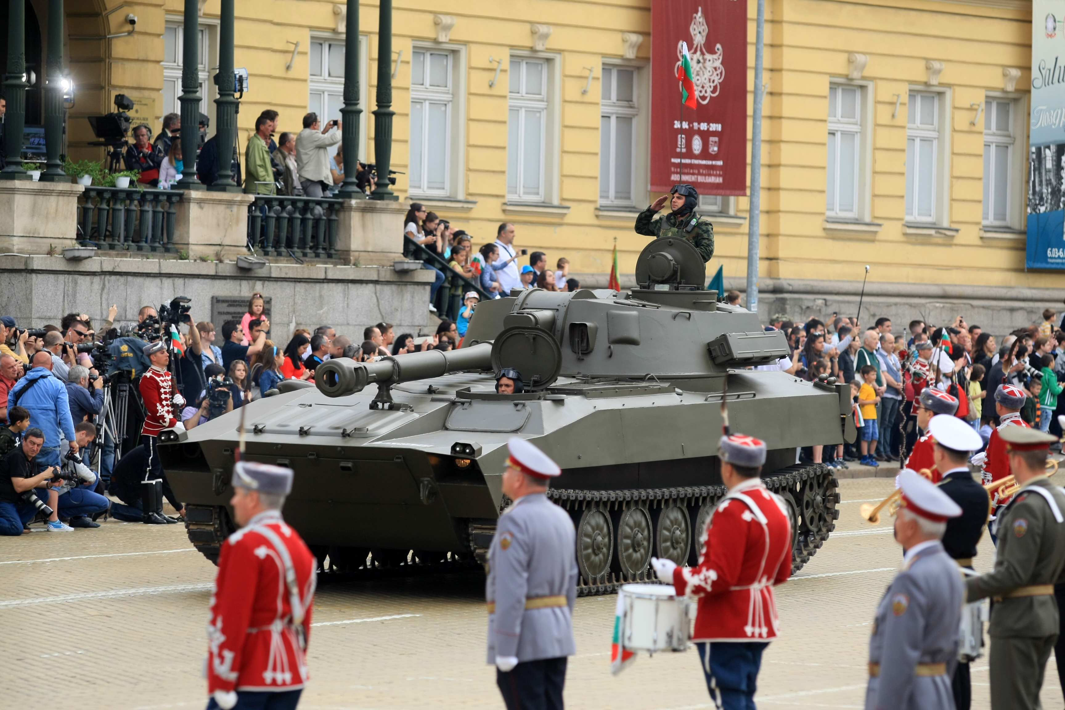 Военен парад в София за Деня на храбростта и празника на Българската армия