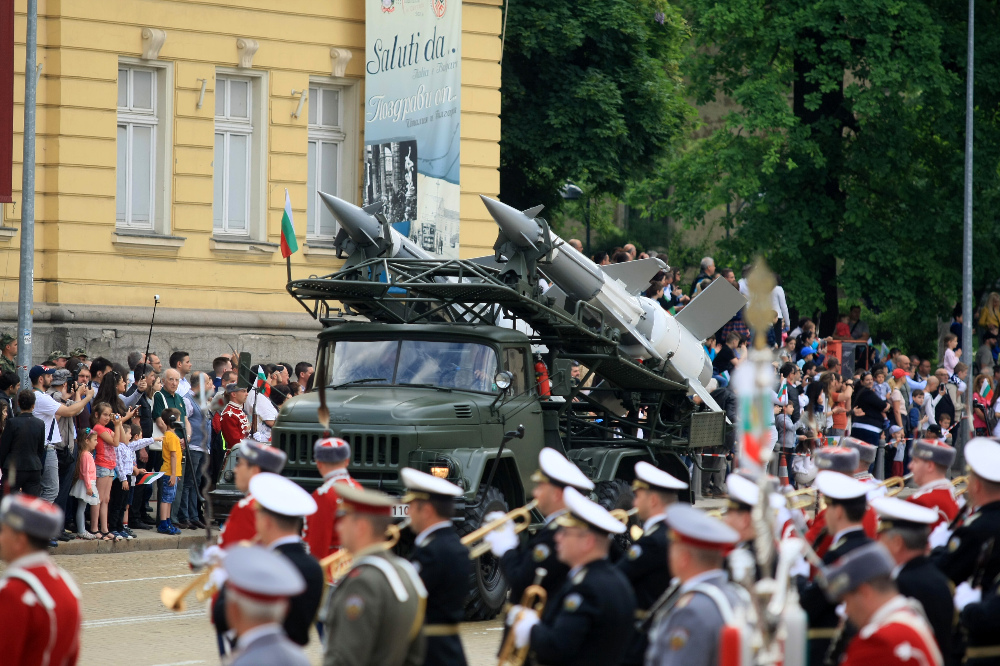 Военен парад в София за Деня на храбростта и празника на Българската армия