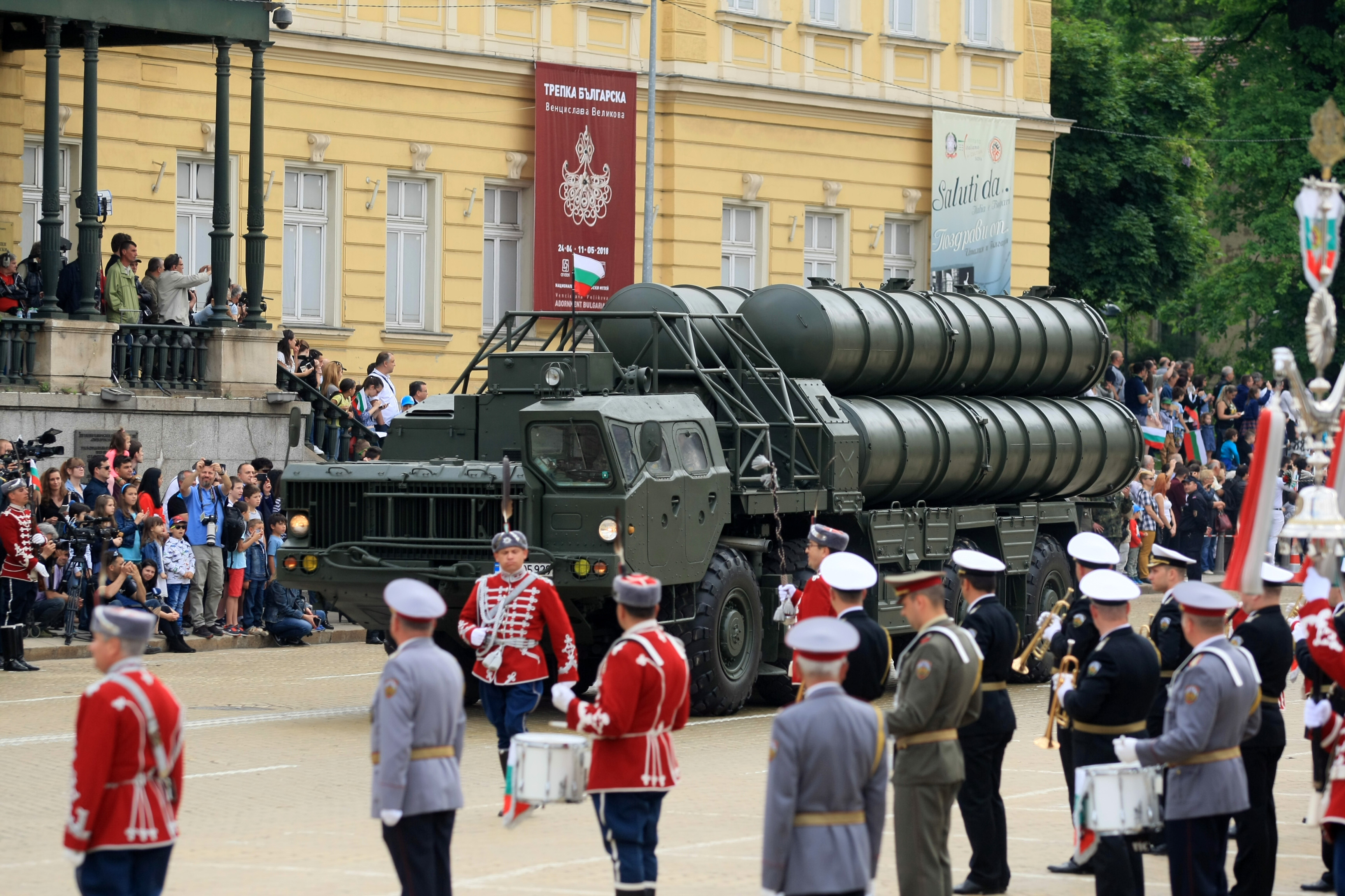 Военен парад в София за Деня на храбростта и празника на Българската армия