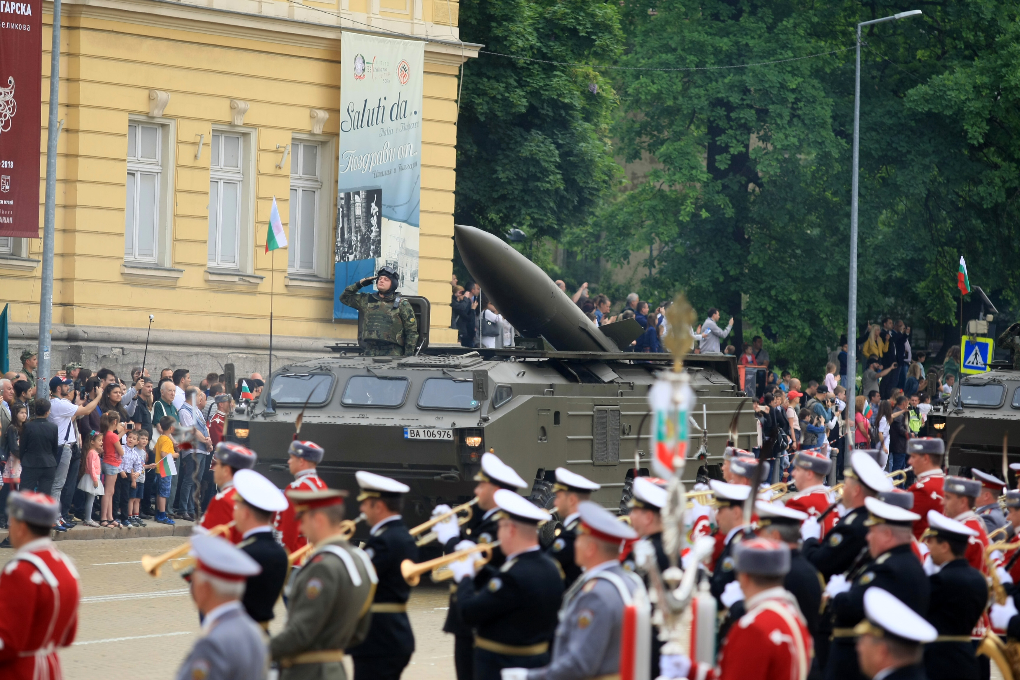 Военен парад в София за Деня на храбростта и празника на Българската армия