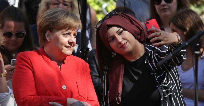 Представител на германското правителство потвърди че канцлерът Ангела Меркел ще