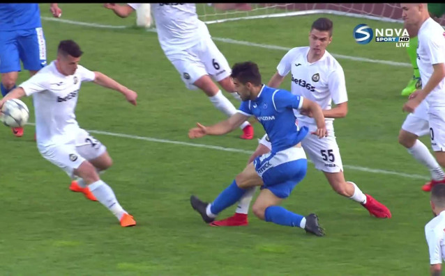 Левски може само да съжалява че не води в резултата