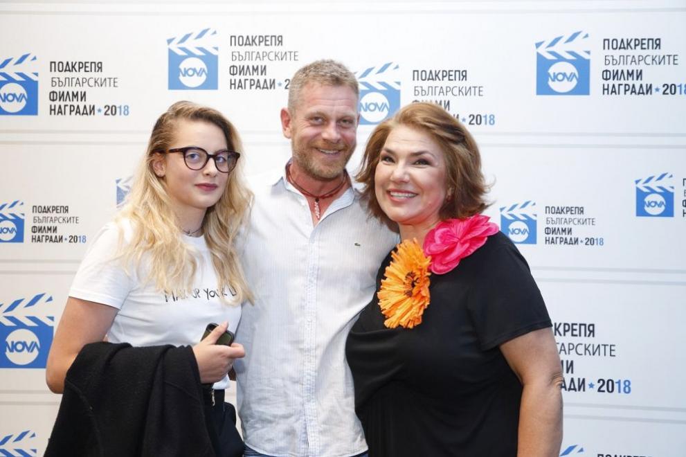  награди нова 