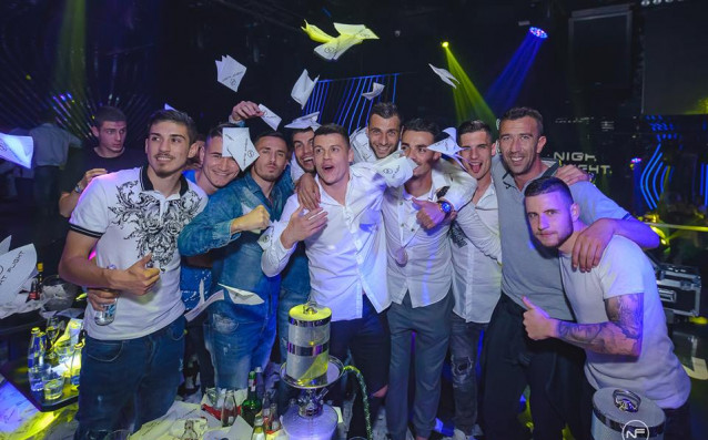 Отборът на Славия отпразнува спечелената Купа на България след успеха