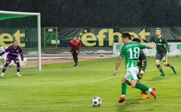 Попадението на Рубен Бригидо от Берое във вратата на ЦСКА