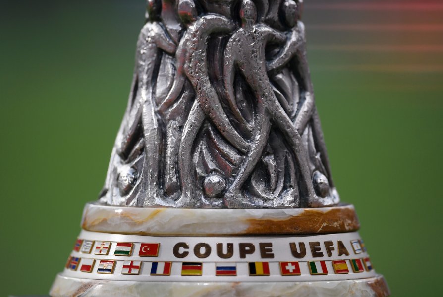 Трофеят на Лига Европа1