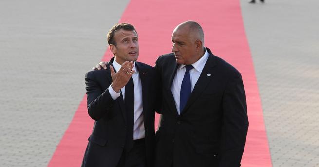 Френският президент Еманюел Макрон отправи остро предупреждение да не се