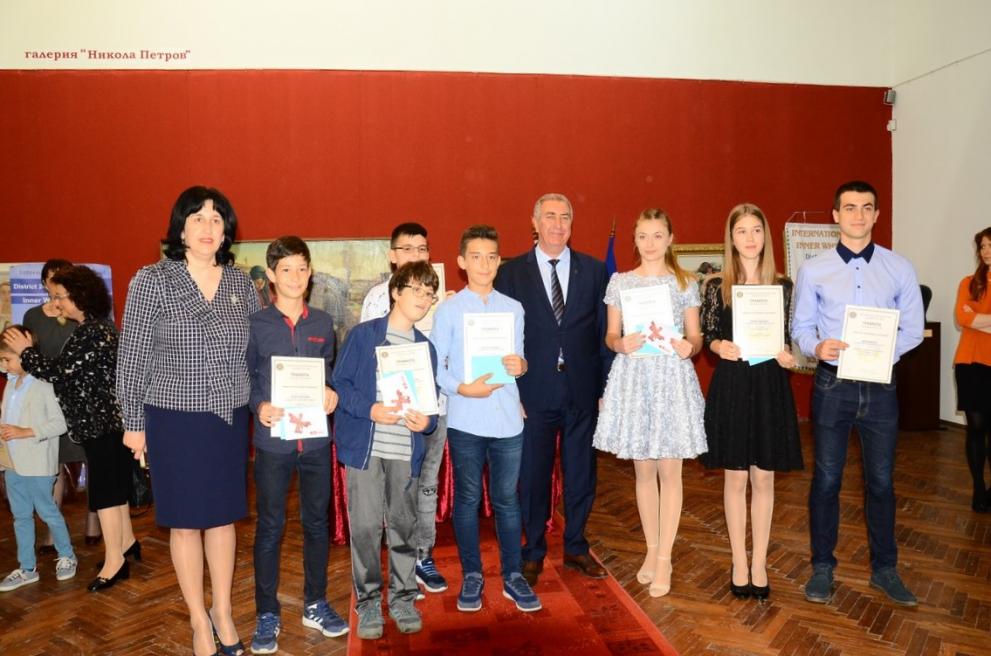 Наградени ученици Видин