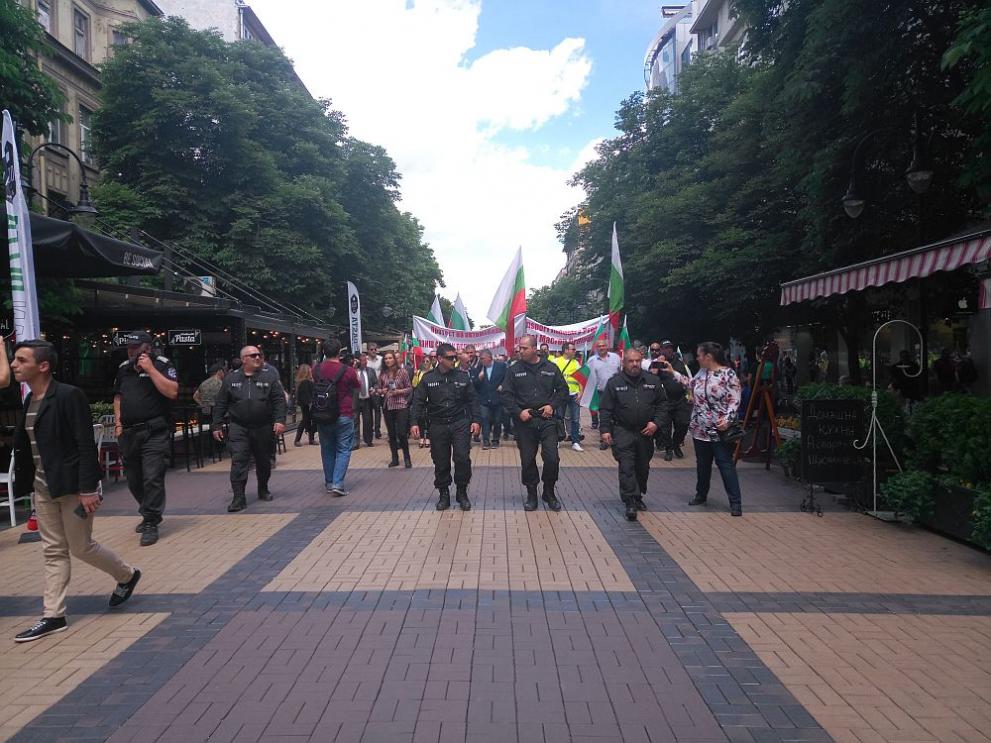  Шофьори на тирове и рейсове на митинг в столицата 